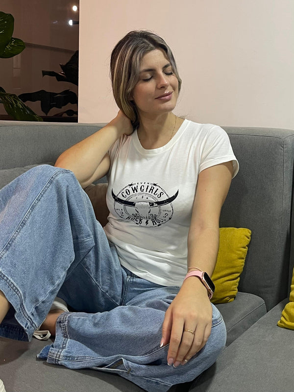 Cow girls - Moon Design